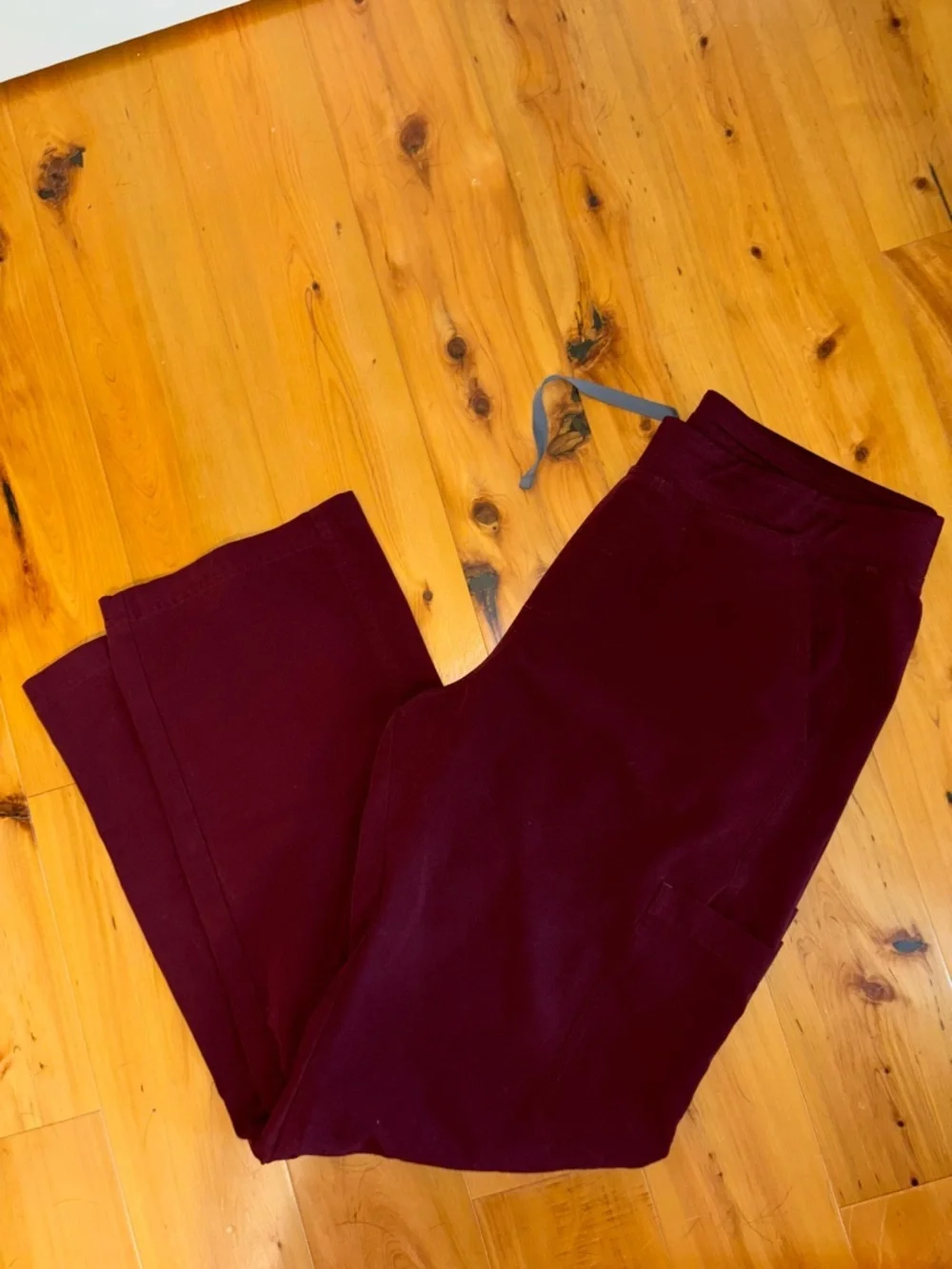 Men’s Figs maroon axim cargo scrub pants